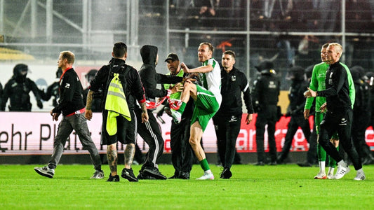 Halle gegen Chemie - Böller, Raketen und Schlaftherapie